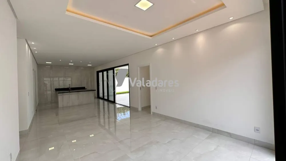 Casa, 3 quartos, 240 m² - Foto 1