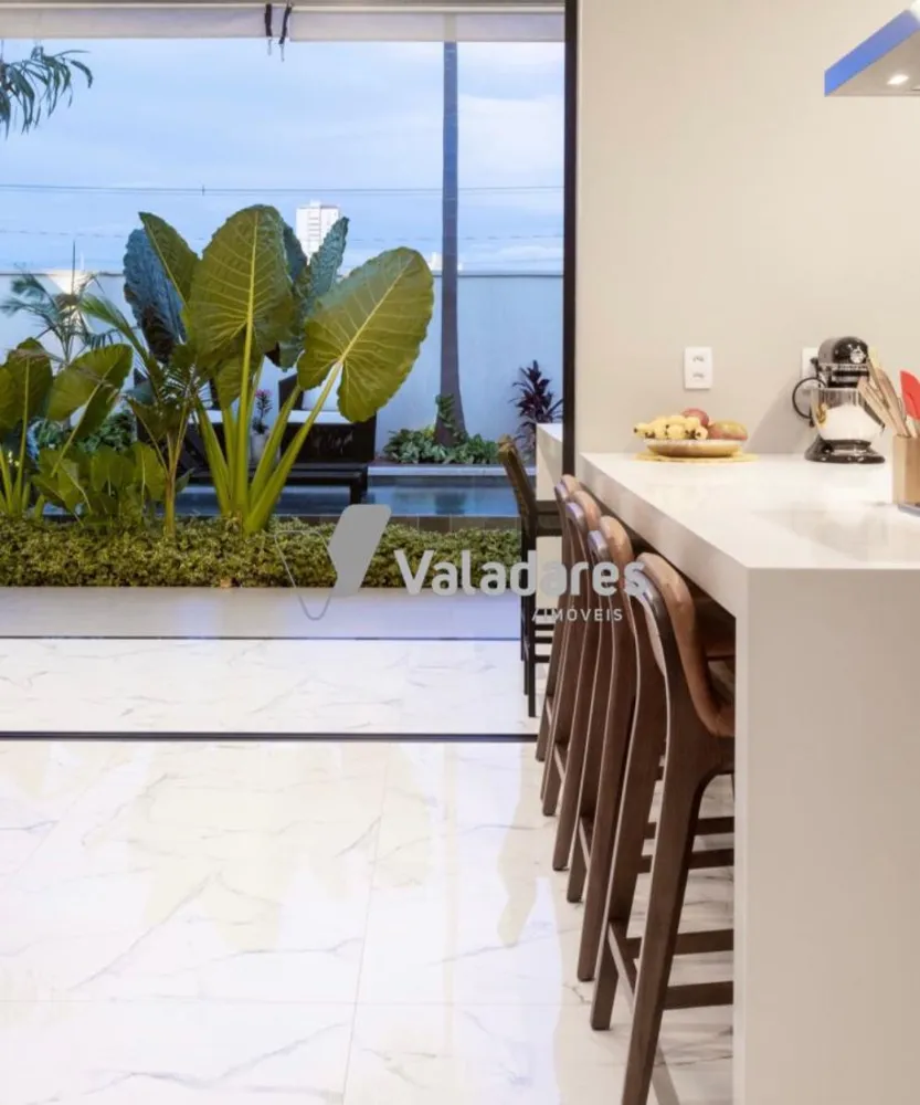 Sobrado, 4 quartos, 302 m² - Foto 4