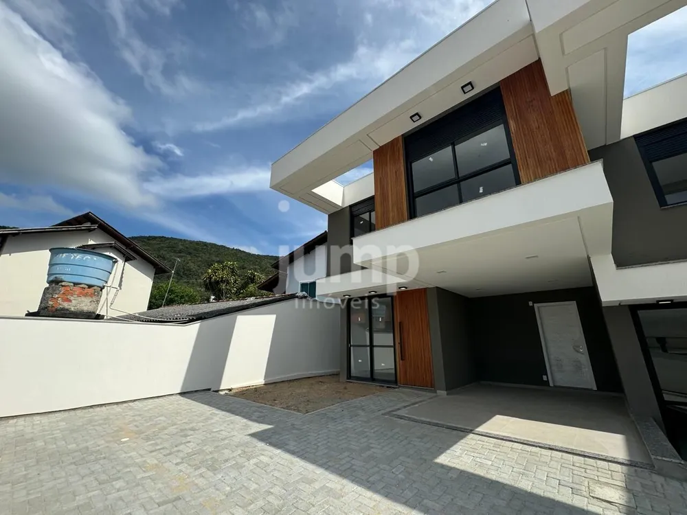 Casa, 3 quartos, 185 m² - Foto 1