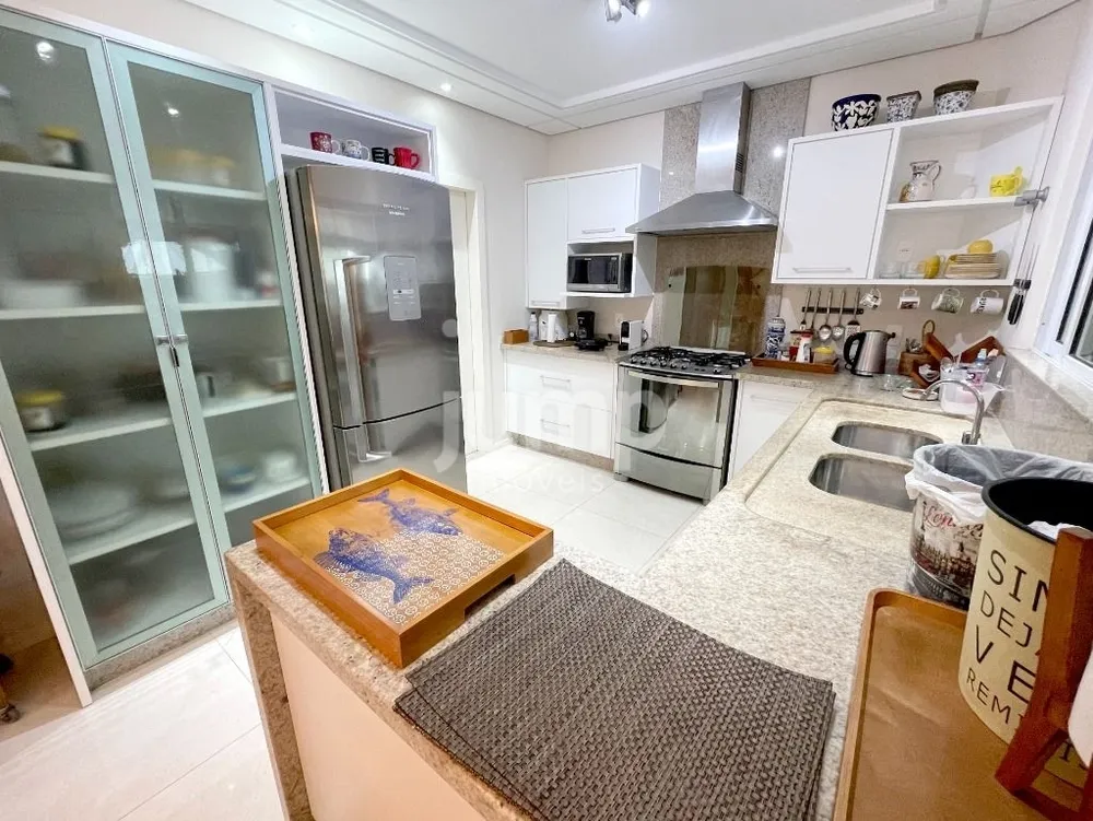 Casa, 3 quartos, 242 m² - Foto 6