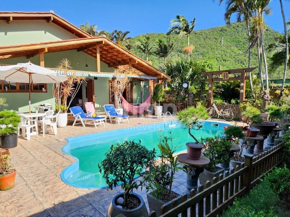 Casa, 4 quartos, 250 m² - Foto 1