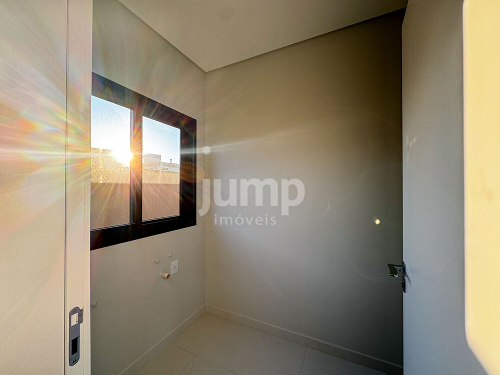 Casa, 4 quartos, 244 m² - Foto 1