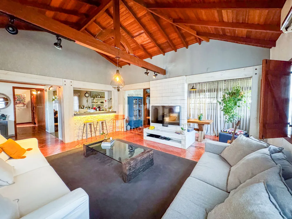 Casa, 4 quartos, 250 m² - Foto 1