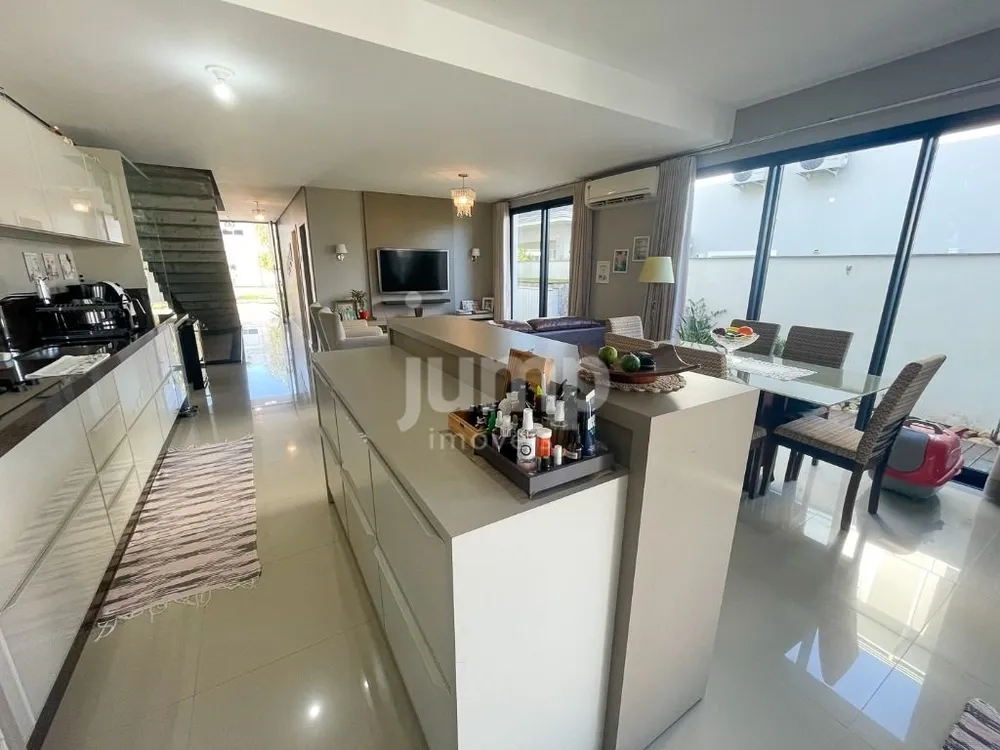 Casa, 3 quartos, 215 m² - Foto 4