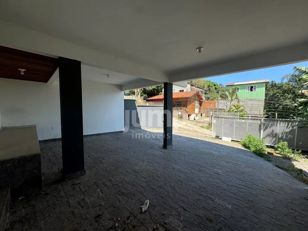 Casa à venda com 2 quartos, 120m² - Foto 3