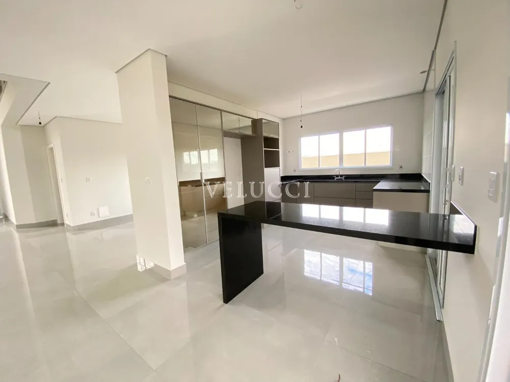 Casa, 4 quartos, 249 m² - Foto 1