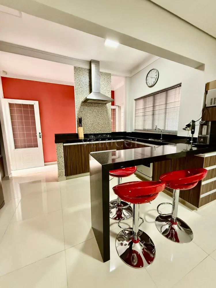 Casa, 3 quartos, 220 m² - Foto 2