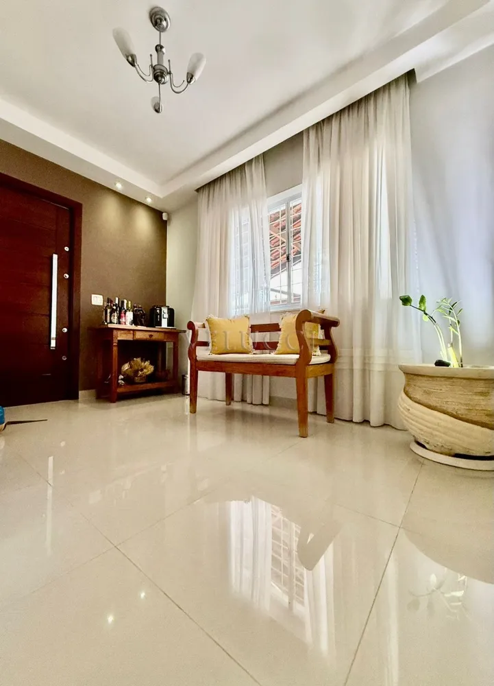 Casa, 3 quartos, 220 m² - Foto 1