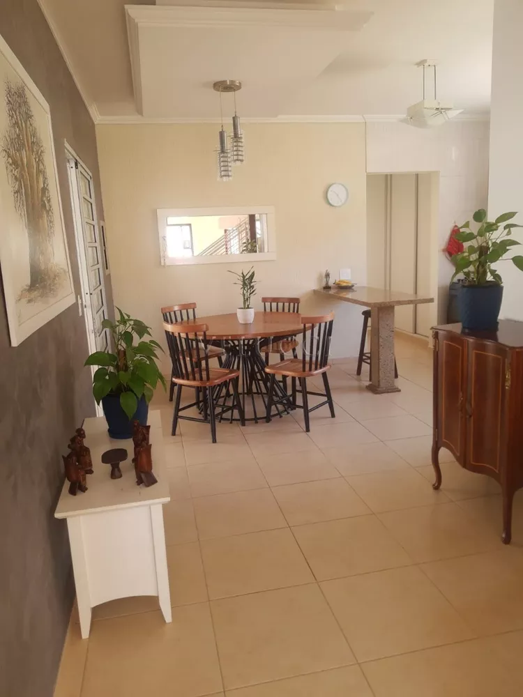 Casa à venda com 3 quartos, 198m² - Foto 3