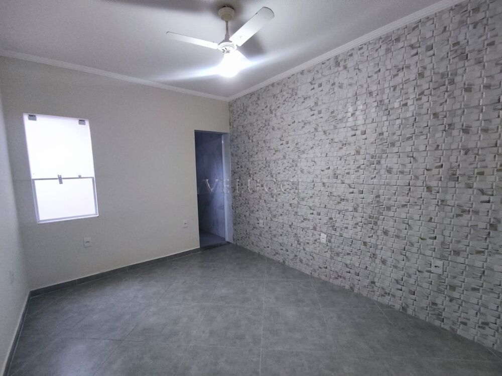 Casa à venda com 2 quartos, 184m² - Foto 1
