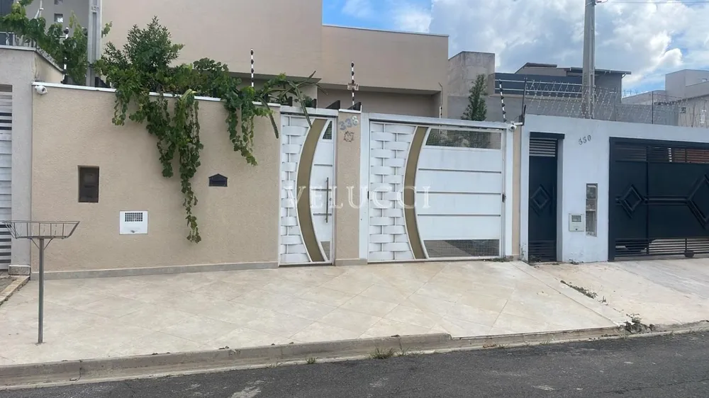 Casa, 3 quartos, 236 m² - Foto 1
