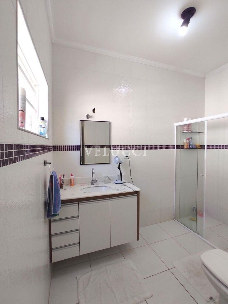 Casa à venda com 5 quartos, 87m² - Foto 2