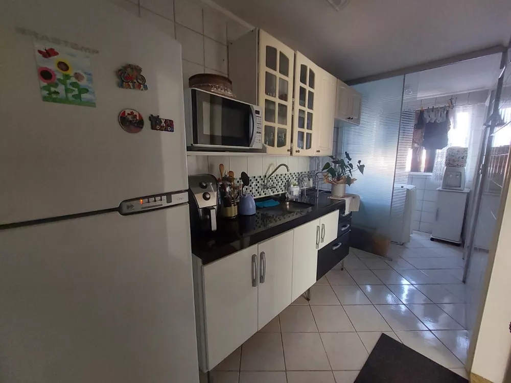 Apartamento à venda com 3 quartos, 70m² - Foto 3