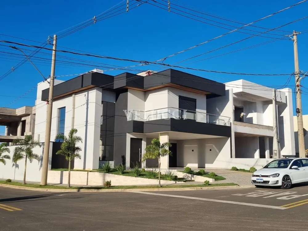 Casa, 4 quartos, 236 m² - Foto 1