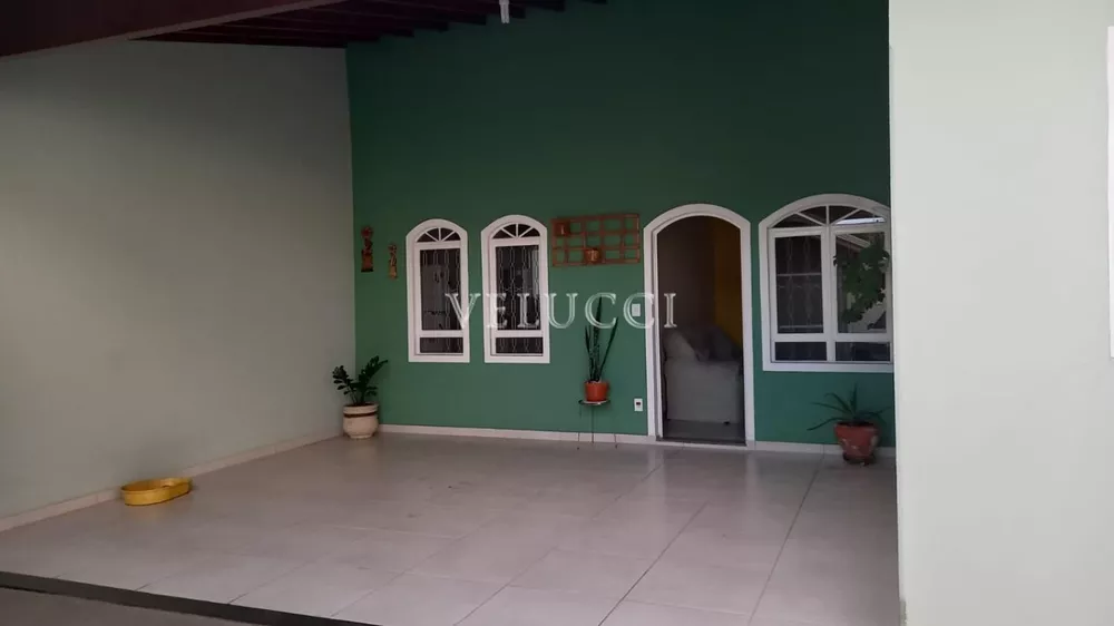 Casa à venda com 2 quartos, 74m² - Foto 1