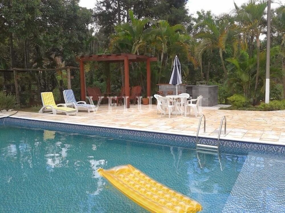 Chácara à venda com 4 quartos, 340m² - Foto 1