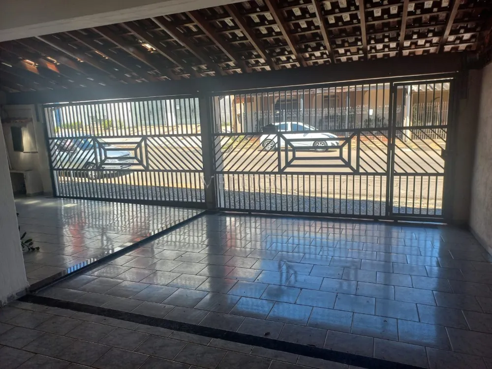 Casa, 3 quartos, 250 m² - Foto 1