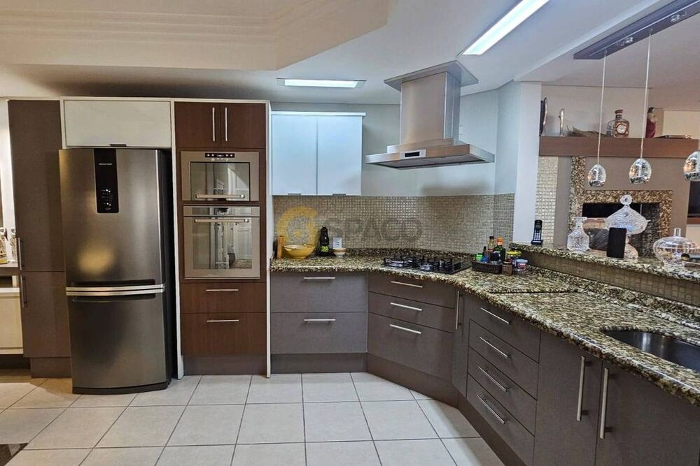 Casa à venda com 3 quartos, 260m² - Foto 20
