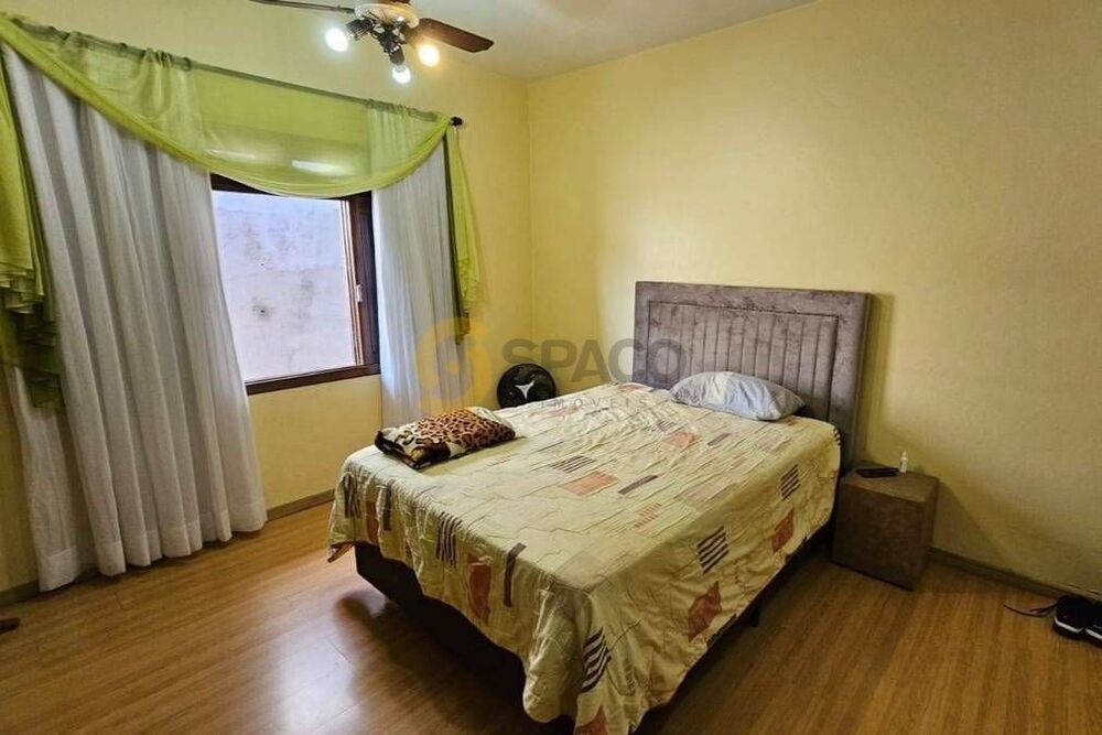 Casa, 4 quartos, 188 m² - Foto 2