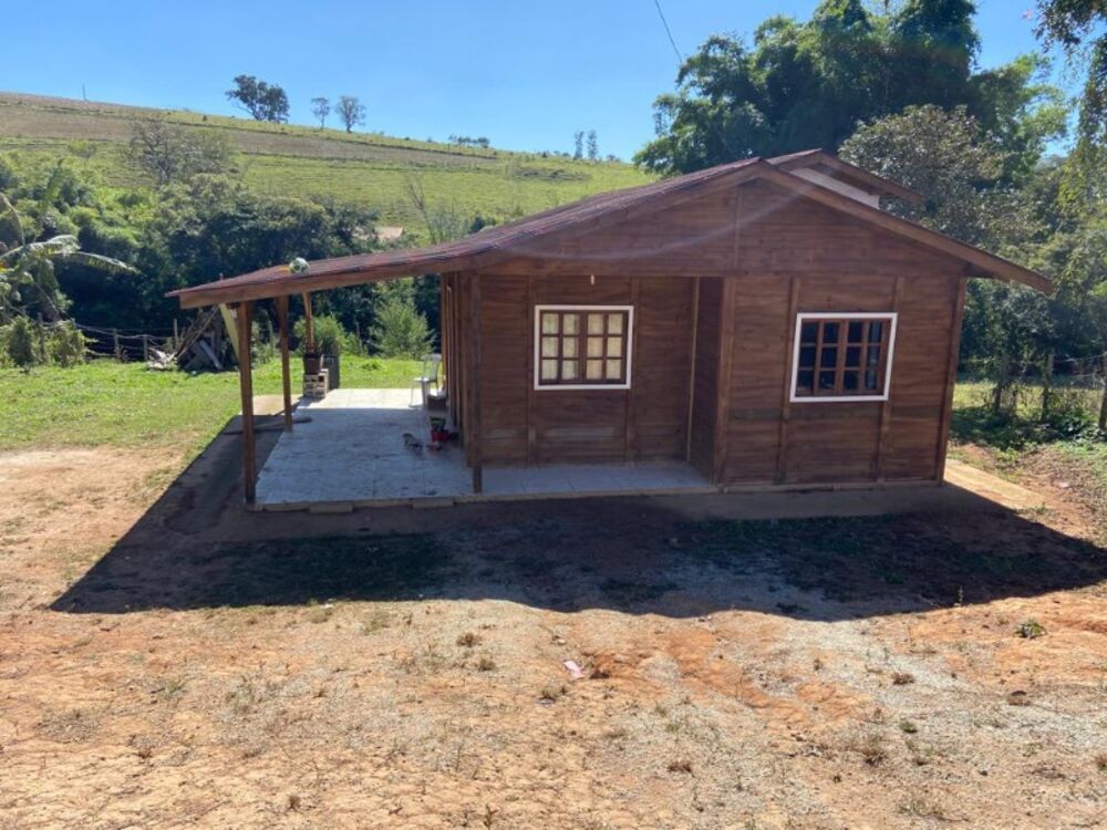 Chácara à venda com 2 quartos, 60m² - Foto 1