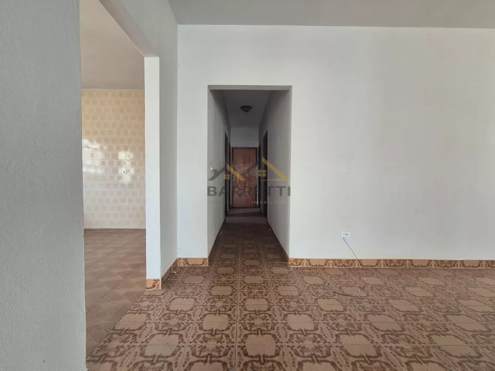 Casa à venda com 3 quartos, 204m² - Foto 2