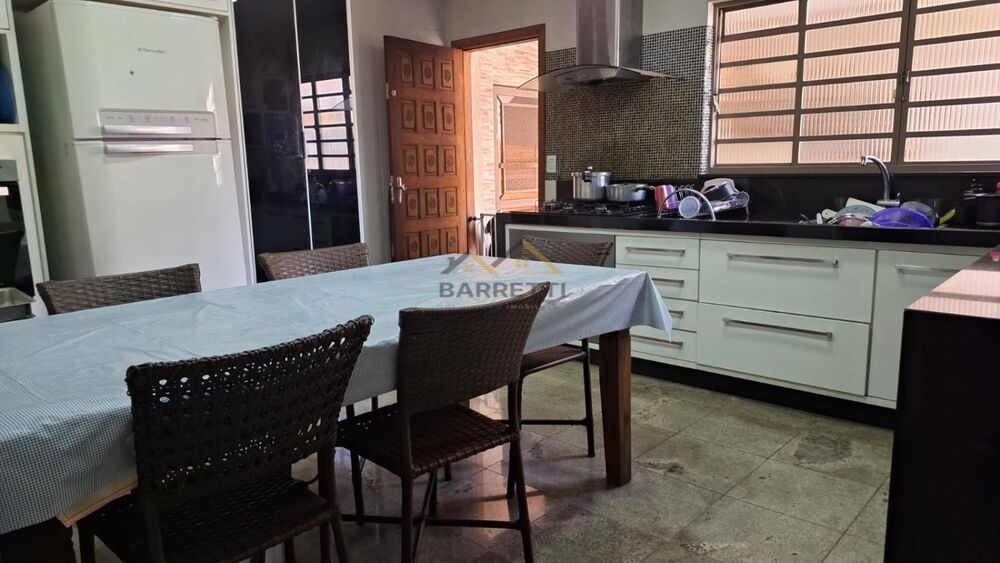 Casa, 4 quartos, 207 m² - Foto 4