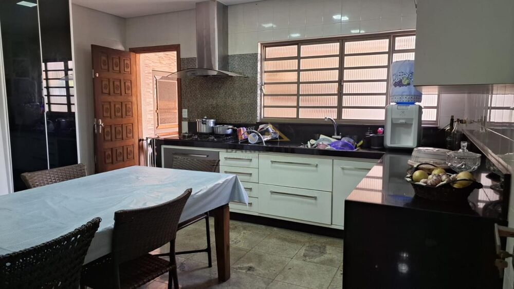 Casa, 4 quartos, 207 m² - Foto 5