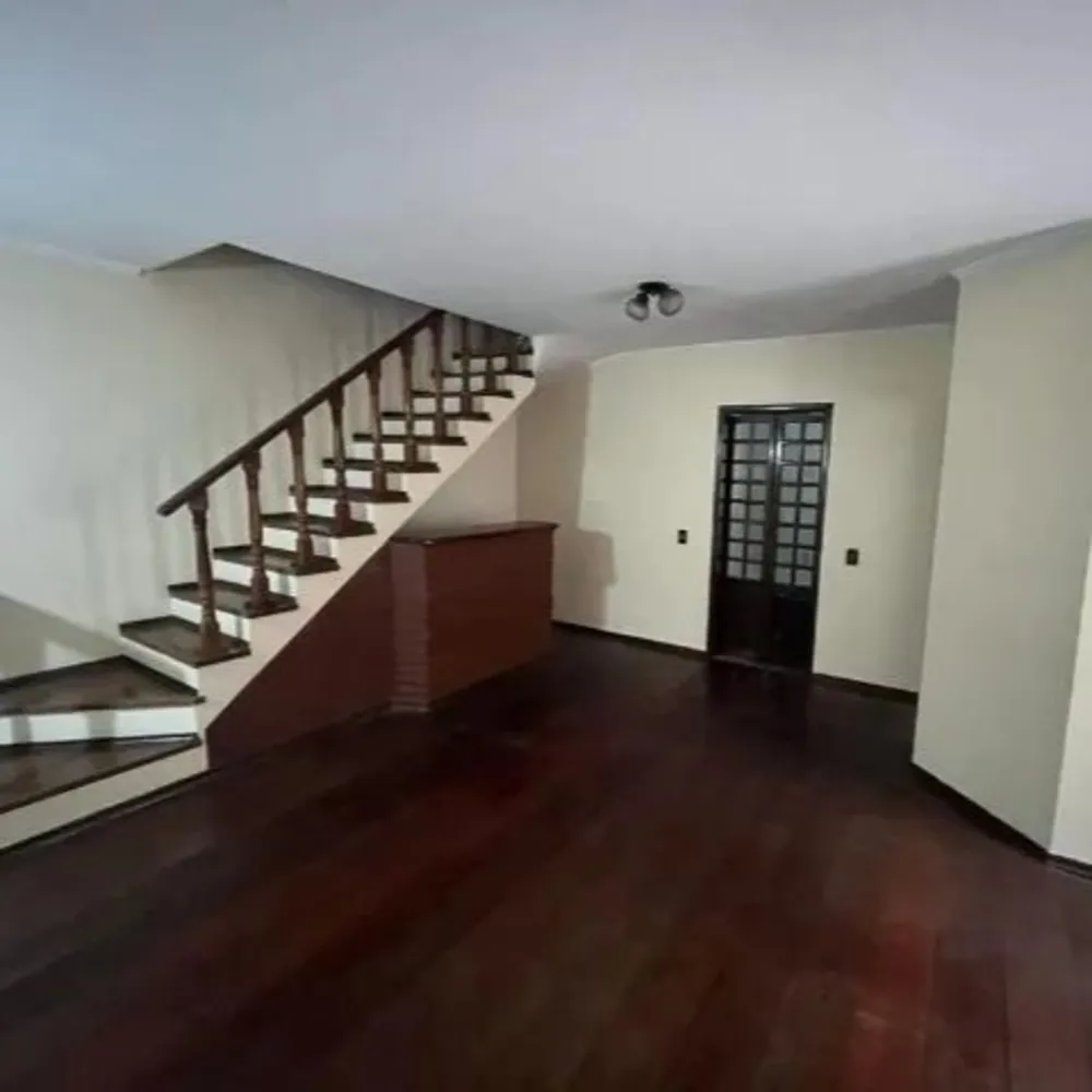 Casa, 3 quartos, 232 m² - Foto 1