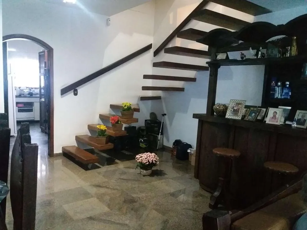 Casa, 3 quartos, 310 m² - Foto 1