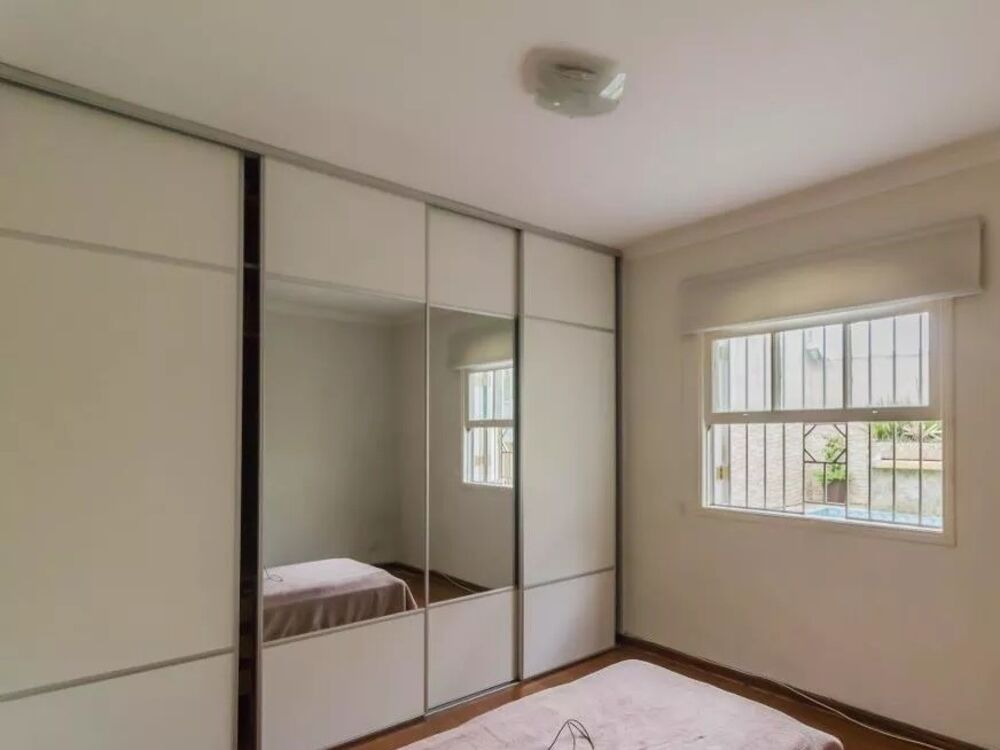 Casa à venda com 4 quartos, 200m² - Foto 14