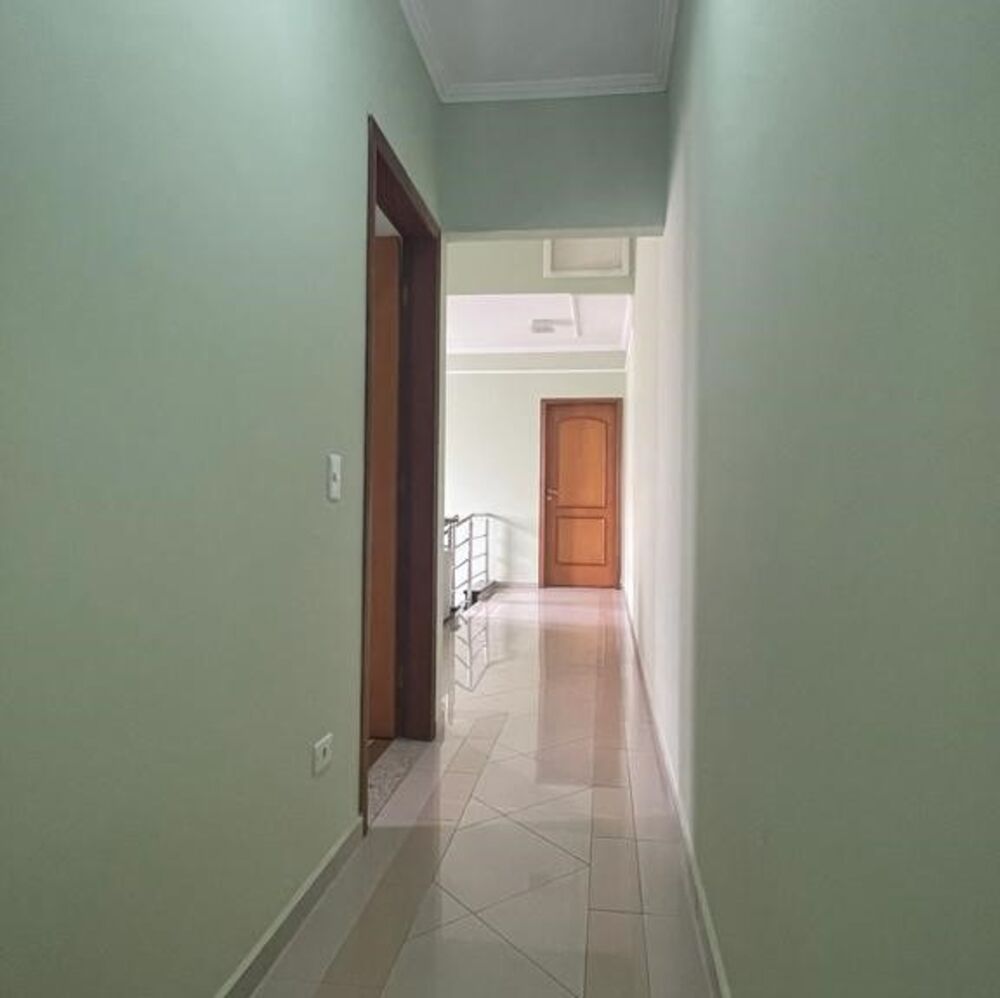 Casa à venda com 3 quartos, 200m² - Foto 4