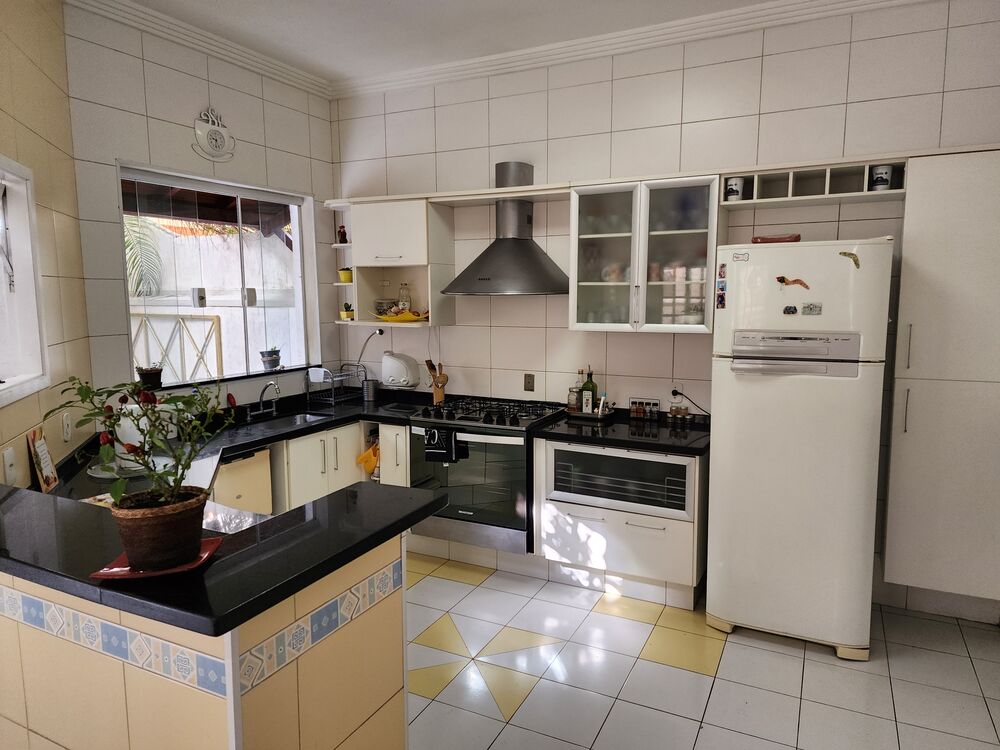 Casa, 3 quartos, 211 m² - Foto 1