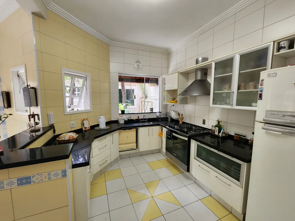Casa, 3 quartos, 211 m² - Foto 4