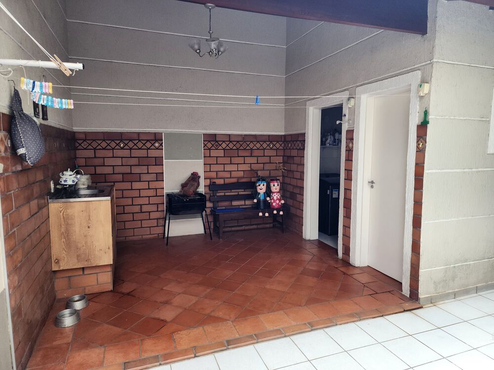 Casa, 3 quartos, 211 m² - Foto 4
