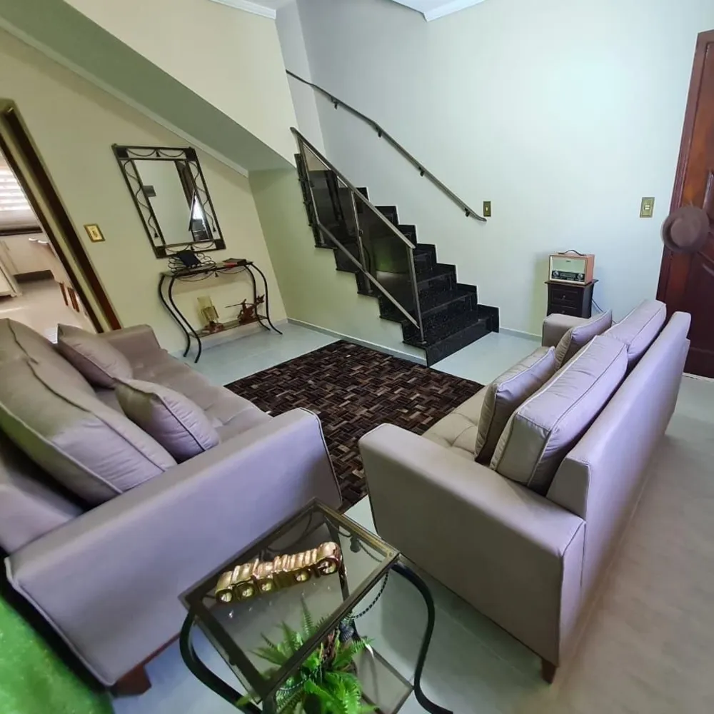 Casa, 3 quartos, 195 m² - Foto 1