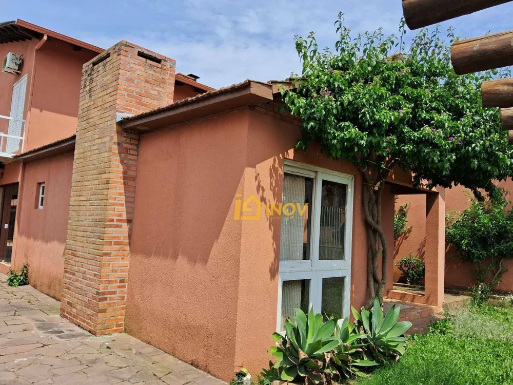 Casa, 4 quartos, 320 m² - Foto 1