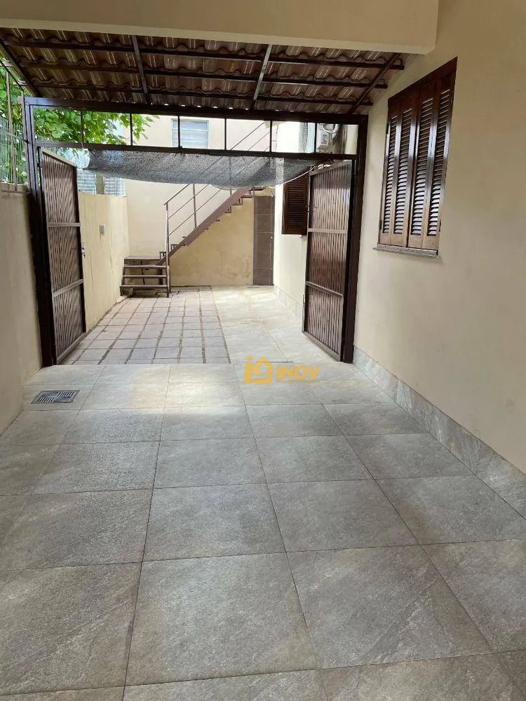 Casa, 3 quartos, 250 m² - Foto 2