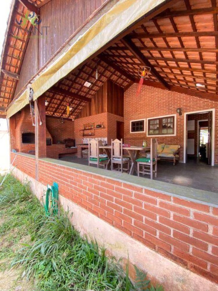 Casa à venda com 3 quartos, 250m² - Foto 4