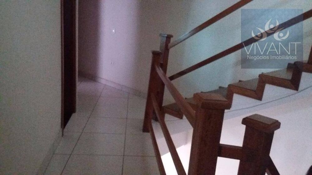 Sobrado à venda com 4 quartos, 257m² - Foto 2