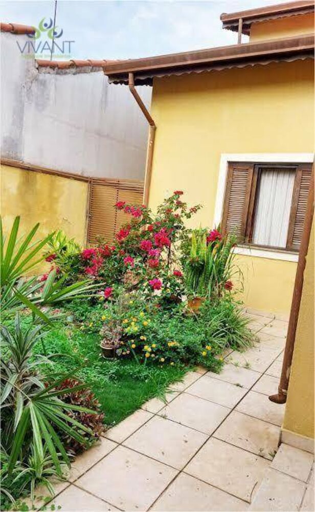 Casa à venda com 3 quartos, 183m² - Foto 4