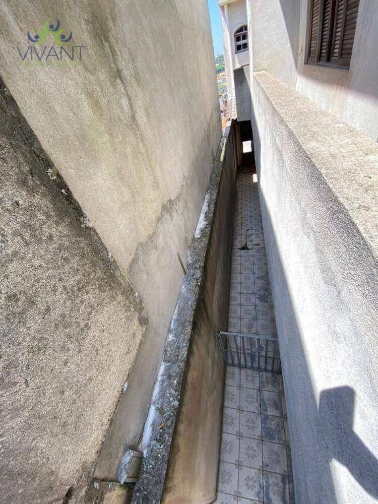 Casa à venda com 4 quartos, 268m² - Foto 2