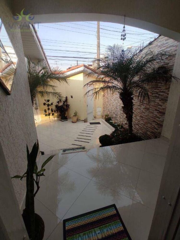 Casa à venda com 3 quartos, 198m² - Foto 2