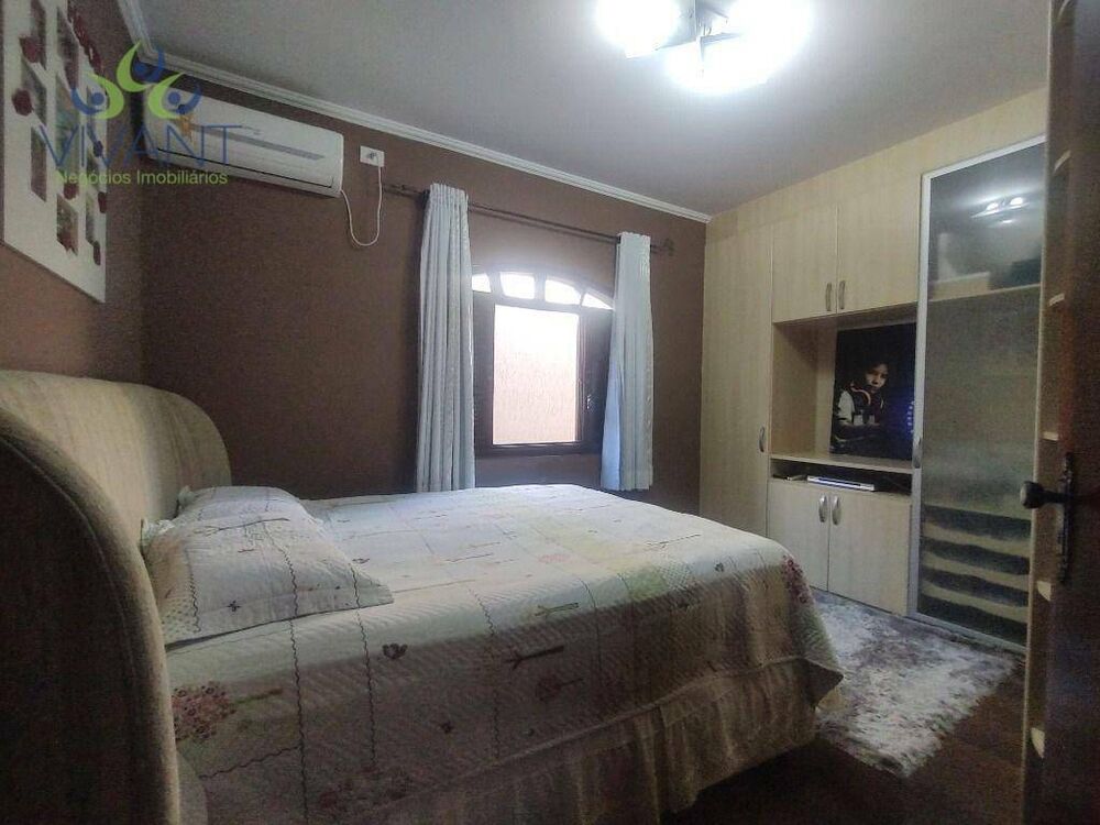 Casa, 3 quartos, 212 m² - Foto 4