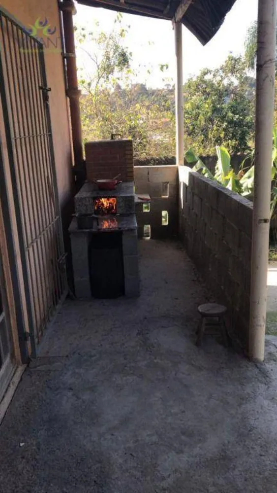 Chácara, 2 quartos, 1225 m² - Foto 2