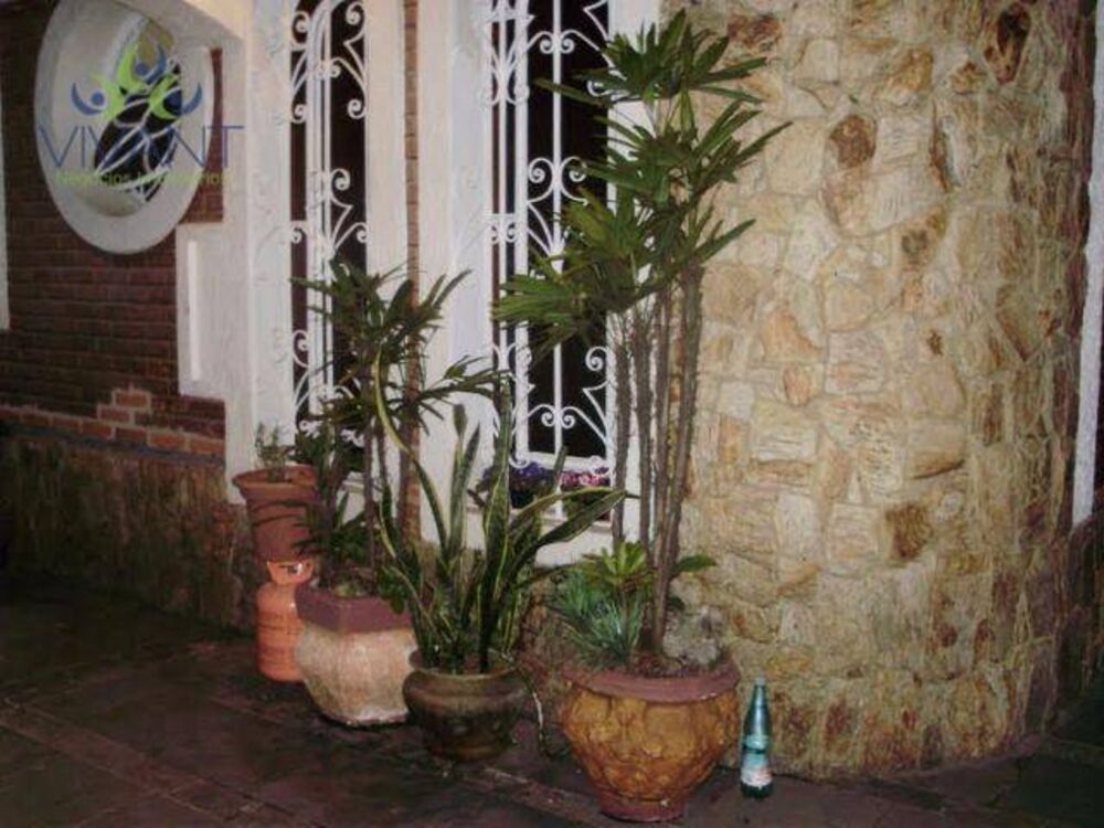 Casa à venda com 3 quartos, 371m² - Foto 4