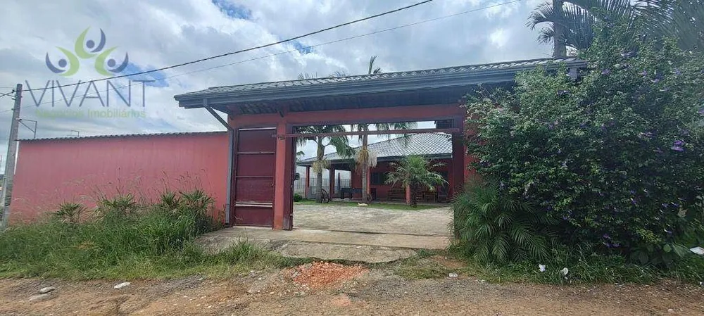Chácara, 3 quartos, 1100 m² - Foto 1