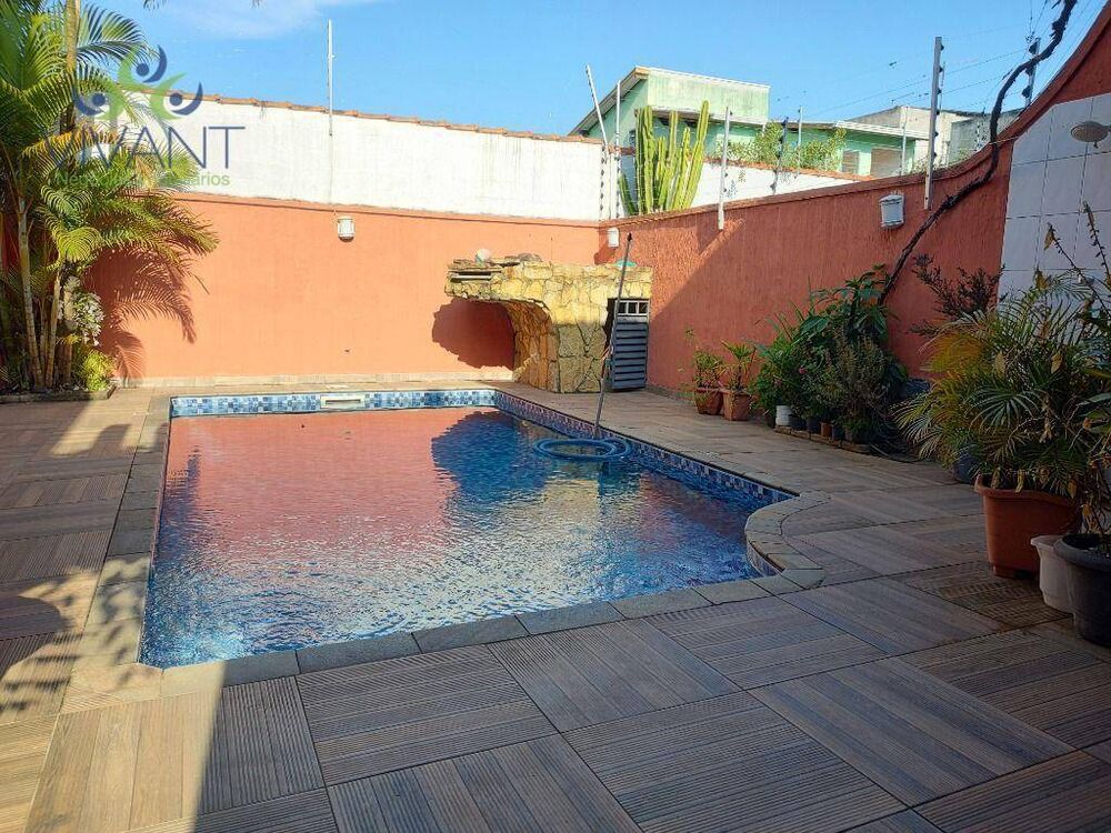 Sobrado, 3 quartos, 251 m² - Foto 1