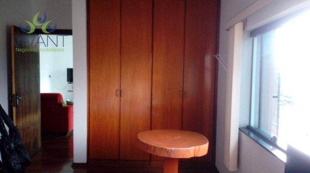 Sobrado, 3 quartos, 403 m² - Foto 2