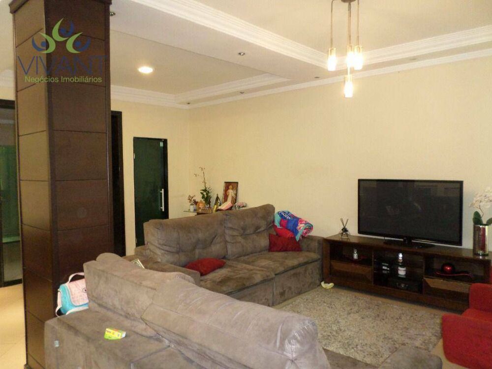 Sobrado à venda com 3 quartos, 132m² - Foto 1