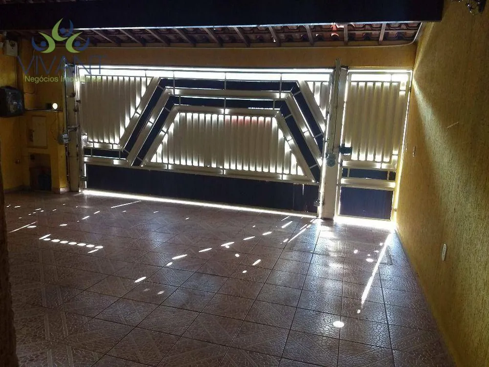 Sobrado, 3 quartos, 307 m² - Foto 1